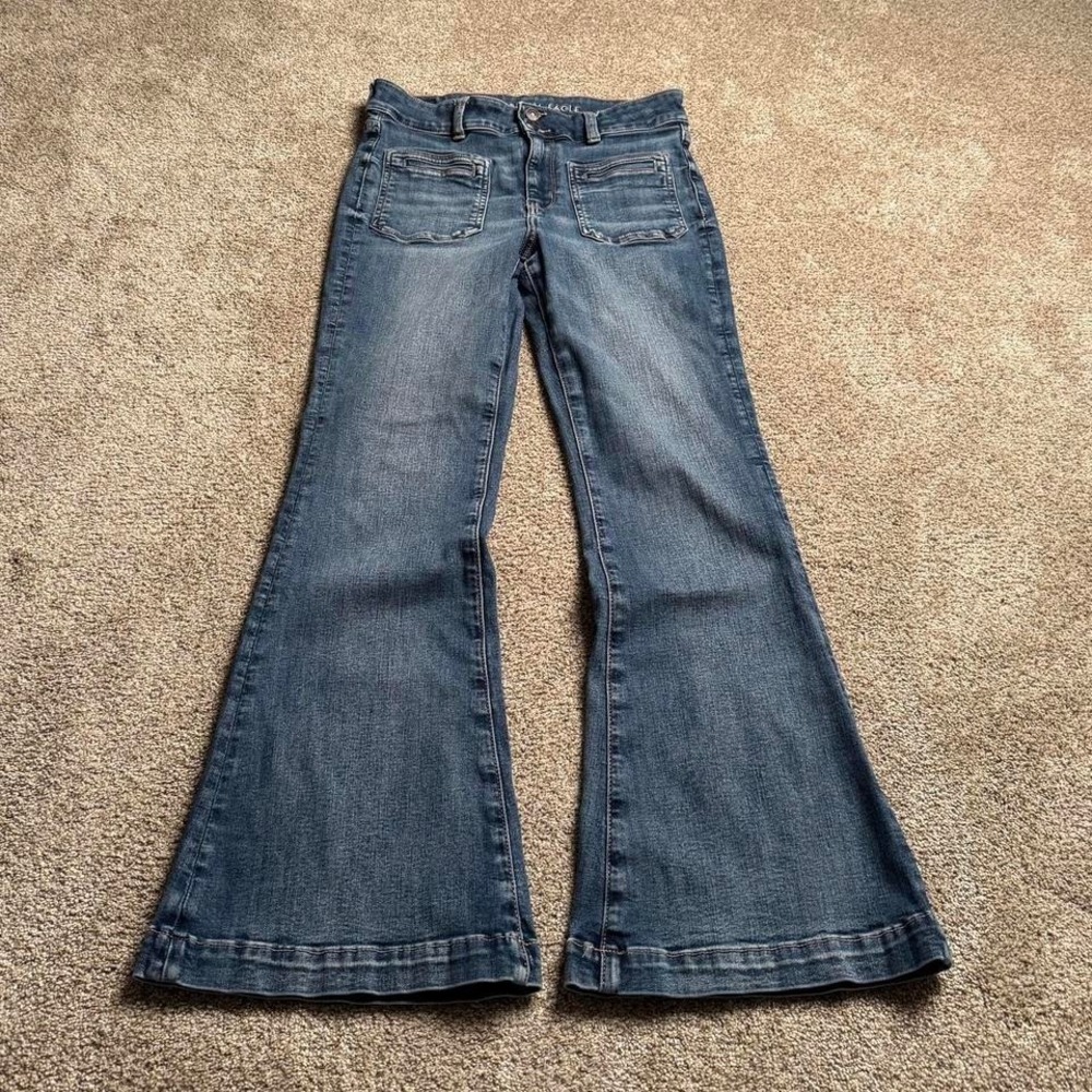 AMERICAN EAGLE "SUPER HIGH RISE FLARE" WELT POCKET DENIM